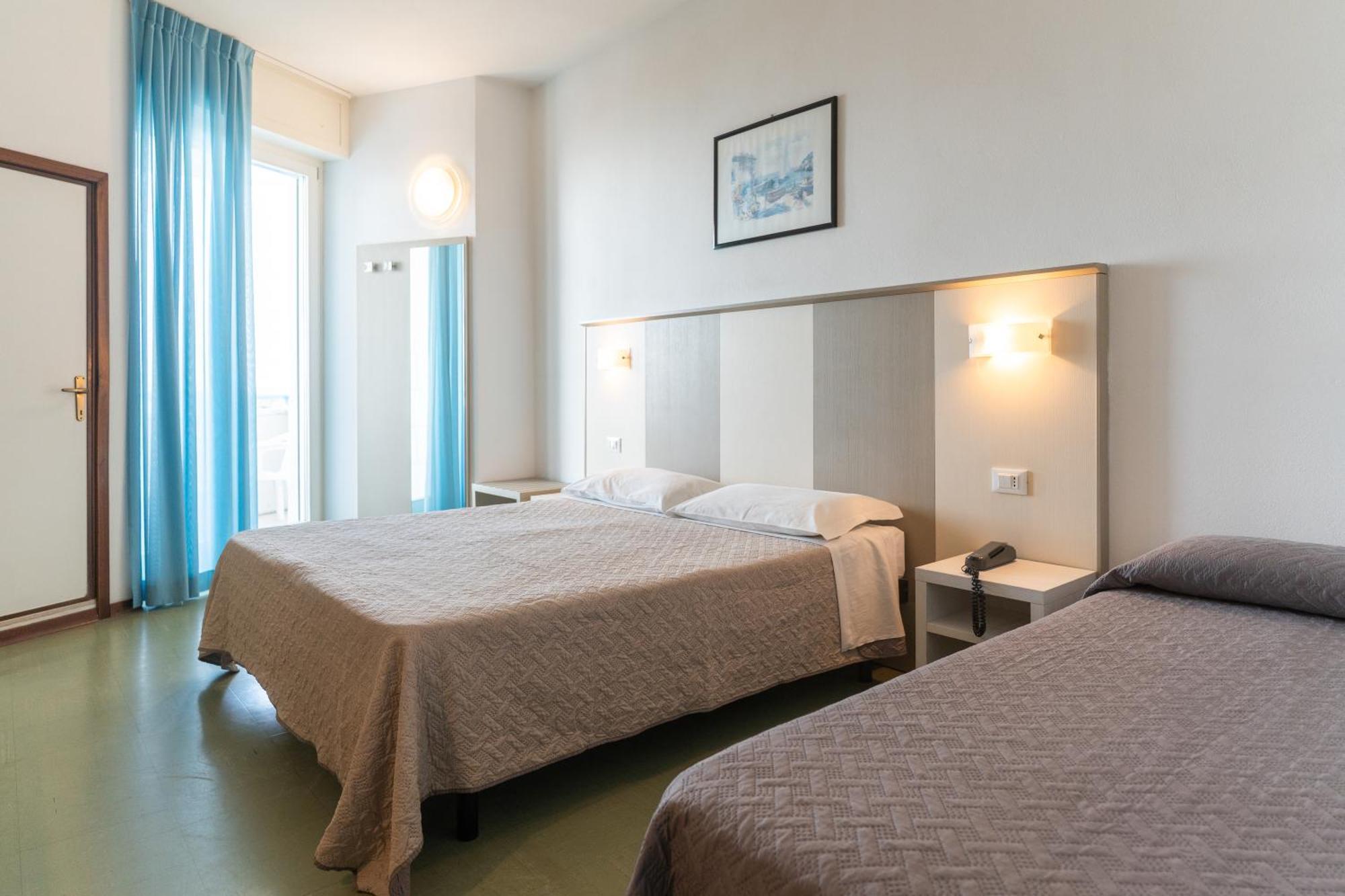 Standard Triple Room Sea View