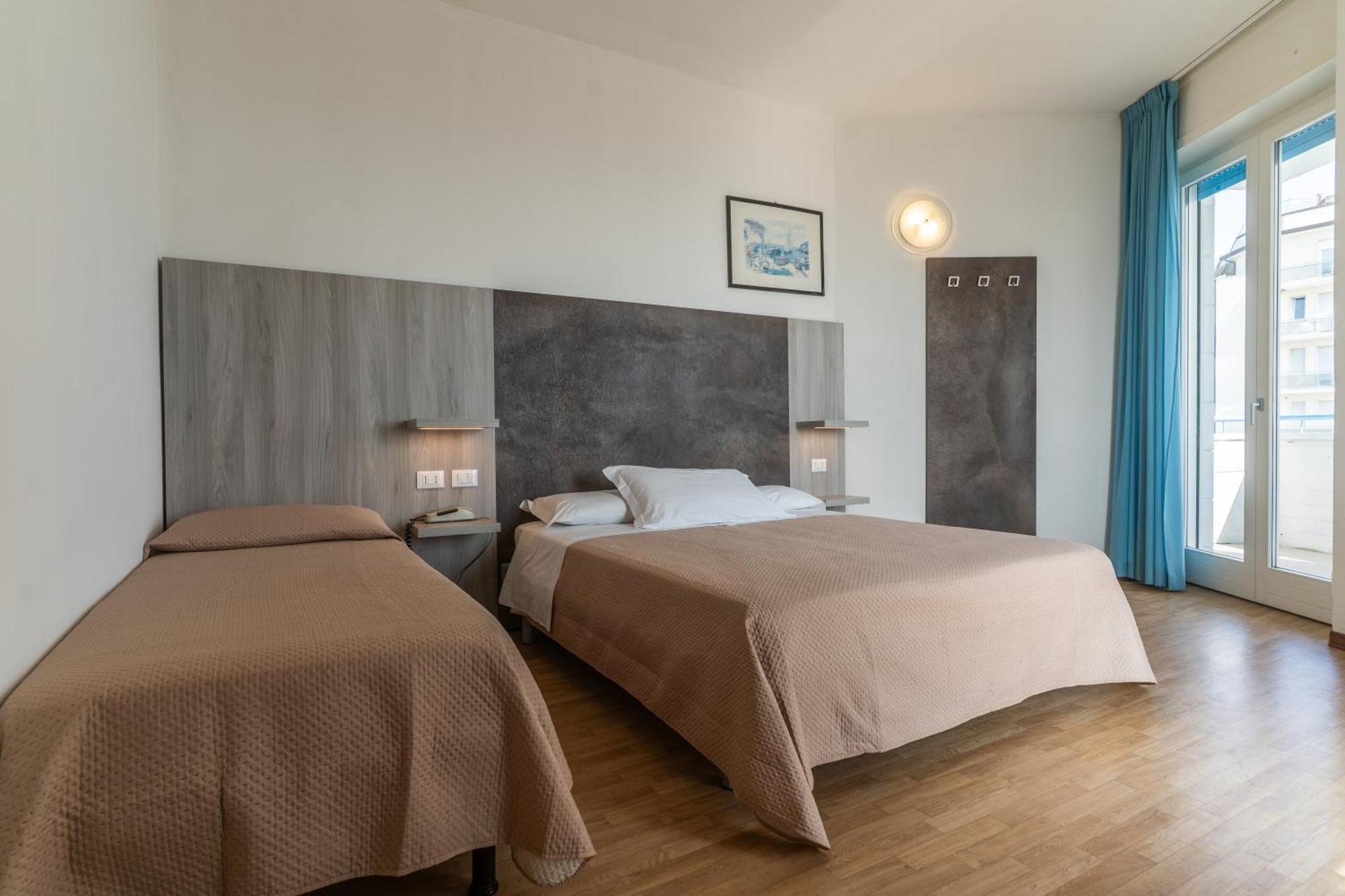 Deluxe Triple Room Sea View