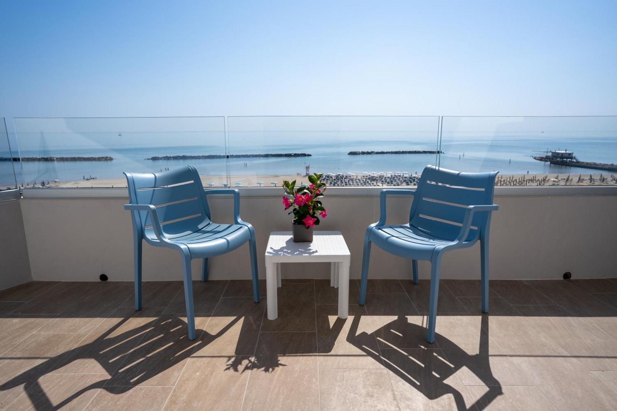 Deluxe Triple Room Sea View
