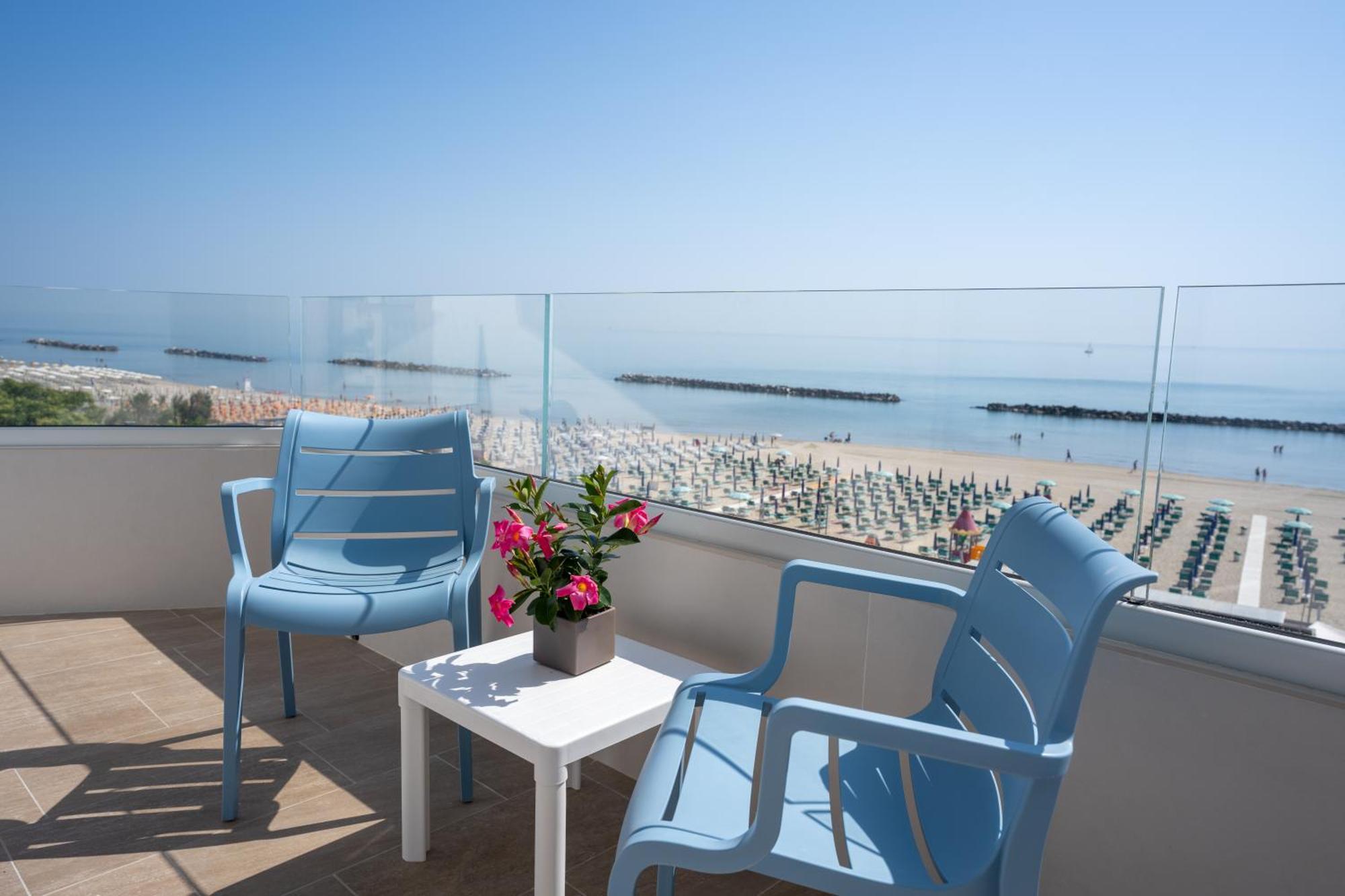 Deluxe Triple Room Sea View